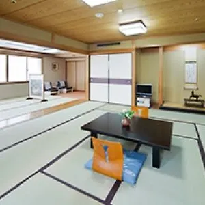 2* ホテル 三木半旅館